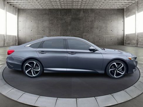 Used 2019 Honda Accord Sport image 2