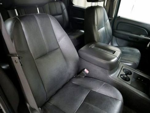 Used 2008 Chevrolet Avalanche LT w/ LT Preferred Equipment Group image 9