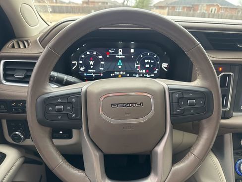 Used 2022 GMC Yukon XL Denali image 19