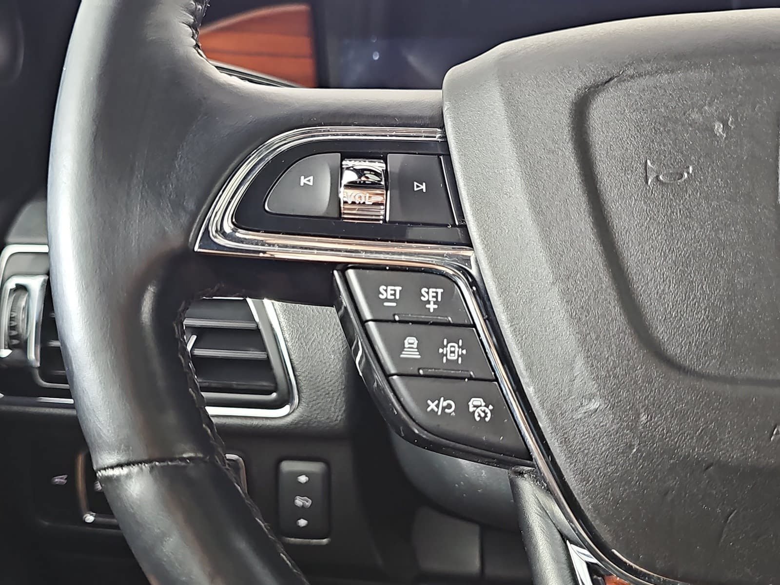 Used 2023 Lincoln Navigator Reserve AWD/4WD image 17