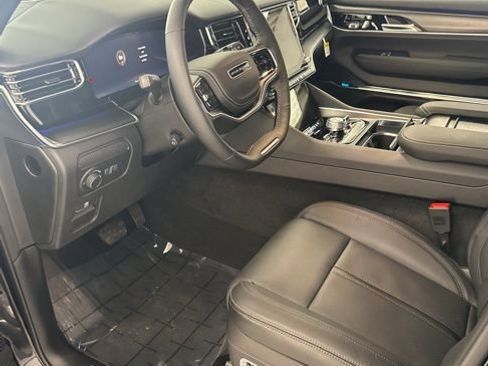 New 2026 Jeep Grand Wagoneer L Summit w/ Premium Group III AWD/4WD image 14