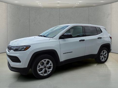 Used 2025 Jeep Compass Sport AWD/4WD image 9