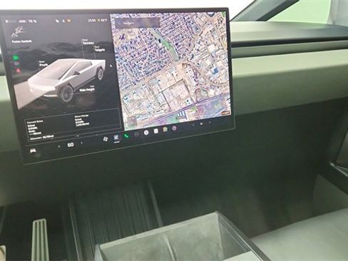Used 2025 Tesla Cybertruck AWD Crew Cab image 42