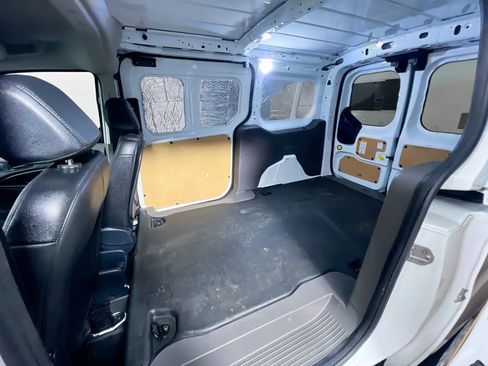Used 2022 Ford Transit Connect XL image 28