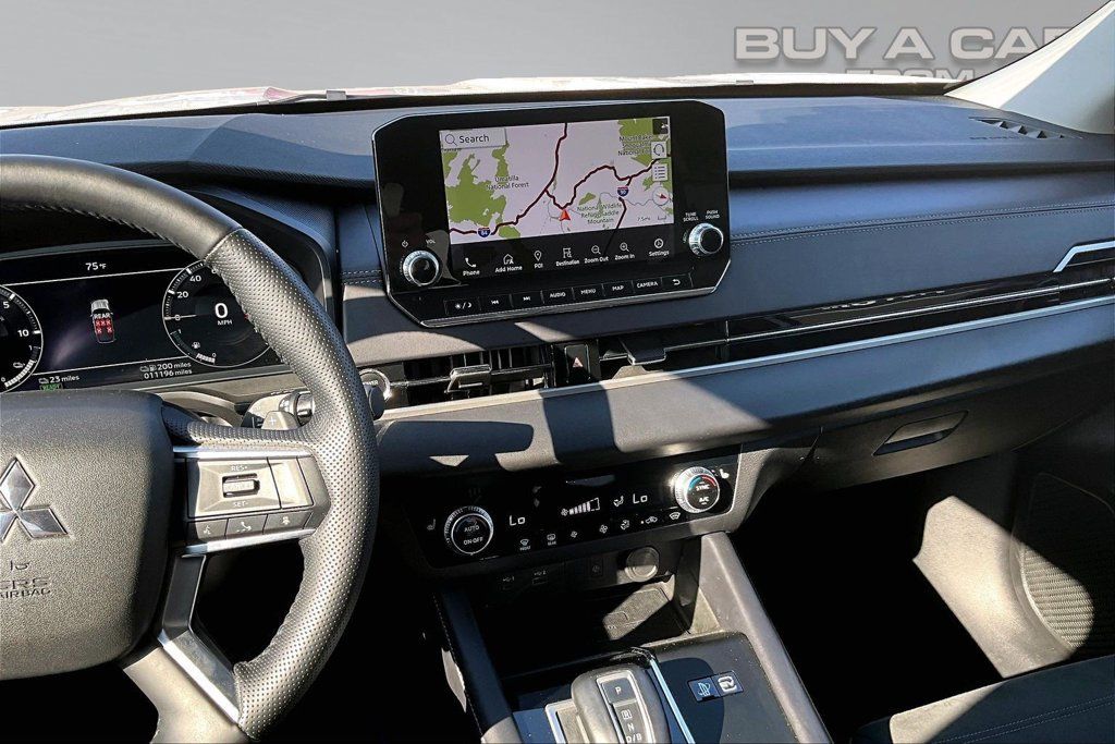 Used 2024 Mitsubishi Outlander 4WD Plug-In Hybrid image 6