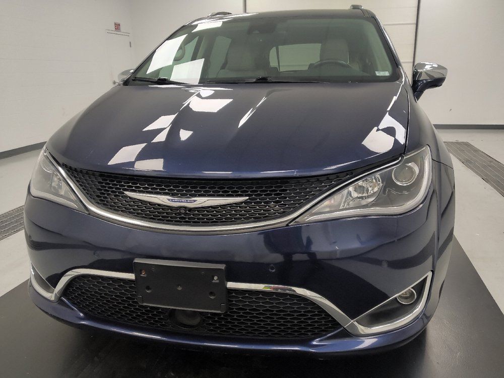 Used 2019 Chrysler Pacifica Limited w/ Advanced Safetytec Group FWD image 15
