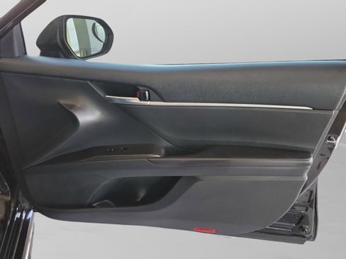 Used 2022 Toyota Camry SE image 26