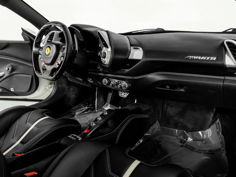 Used 2016 Ferrari 488 GTB image 54