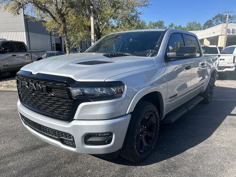New 2026 RAM 1500 4x4 Crew Cab image 3