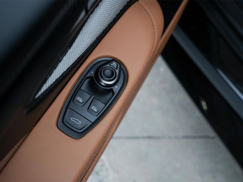 New 2026 Aston Martin Vanquish Convertible image 31