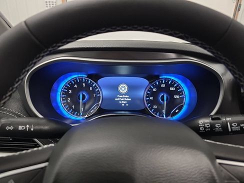New 2026 Chrysler Pacifica Select AWD/4WD image 17