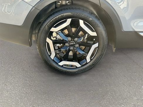 Used 2024 Kia Telluride EX w/ EX Captain's Chair Package FWD image 33