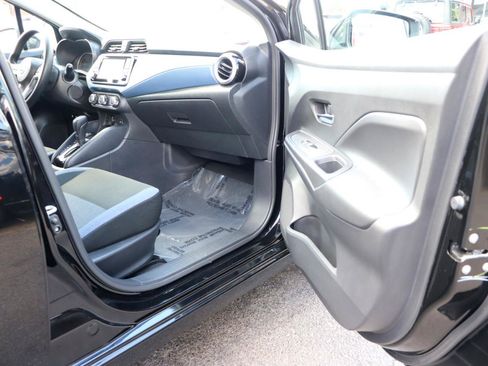 Used 2025 Nissan Versa SV FWD image 15