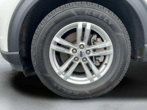 Used 2022 Ford Explorer XLT w/ Equipment Group 202A AWD/4WD image 22