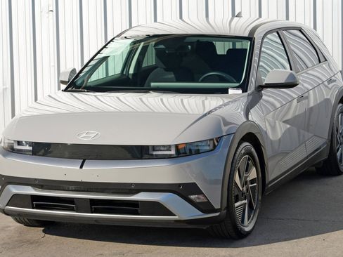 Used 2025 Hyundai Ioniq 5 SE image 44