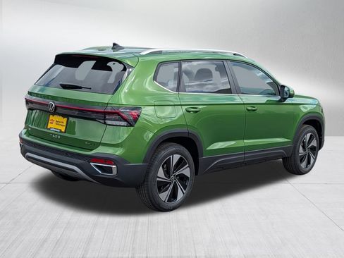 New 2026 Volkswagen Taos SE AWD/4WD image 4