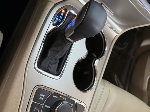 Used 2017 Jeep Grand Cherokee Limited w/ Trailer Tow Group IV image 31