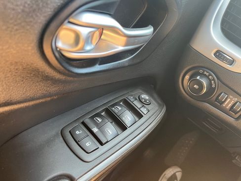 Used 2014 Jeep Cherokee Trailhawk w/ Comfort/Convenience Group AWD/4WD image 23