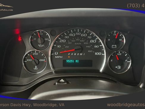 Used 2019 Chevrolet Express 2500 Van 3D w/ Communications Package image 24