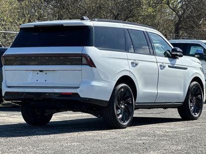 New 2026 Lincoln Navigator Reserve w/ Jet Appearance Package