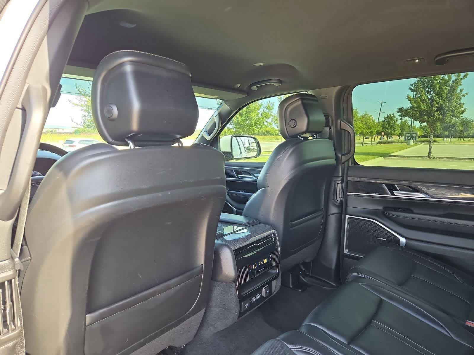 Used 2022 Jeep Wagoneer Series II RWD image 17