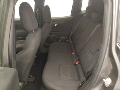 Used 2020 Jeep Renegade Latitude FWD image 18