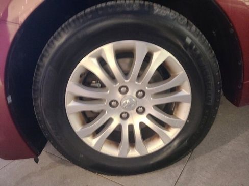 Used 2017 Toyota Sienna XLE image 12