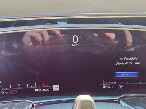 Used 2022 Cadillac Escalade Premium Luxury w/ Performance Package image 13