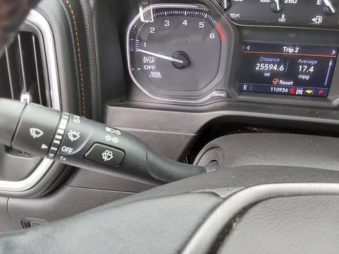 Used 2021 GMC Sierra 1500 AT4 w/ AT4 Premium Package AWD/4WD image 32
