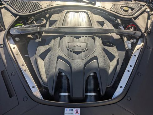 Used 2023 Porsche Panamera image 28