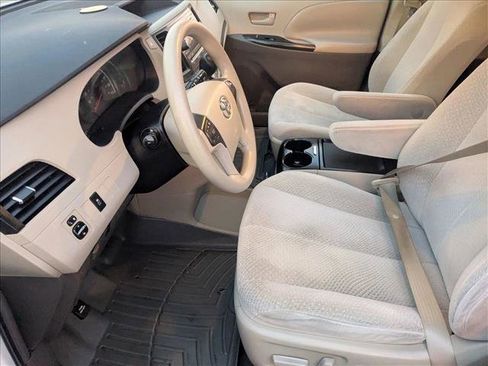 Used 2011 Toyota Sienna LE image 15