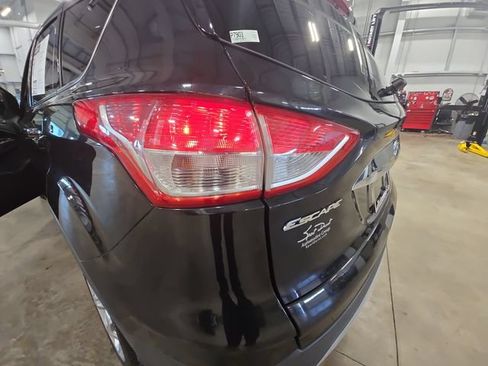 Used 2015 Ford Escape Titanium w/ Equipment Group 301A AWD/4WD image 32