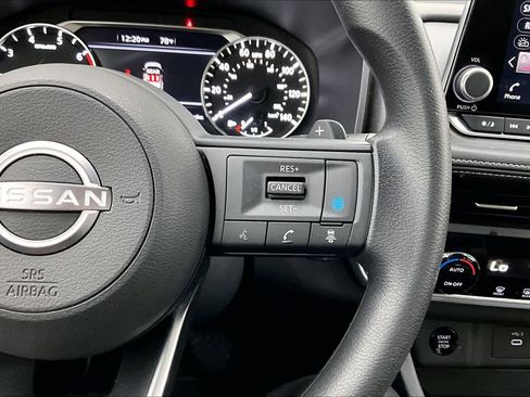 Used 2024 Nissan Rogue SV FWD image 22