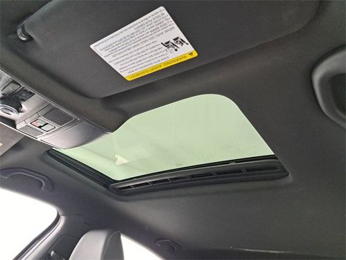 Used 2022 Volkswagen Passat 2.0T R-Line image 21