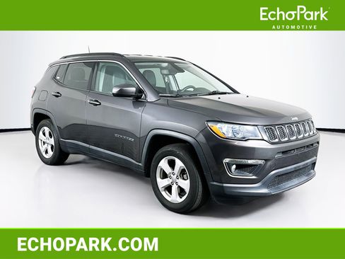 Used 2021 Jeep Compass Latitude FWD image 1