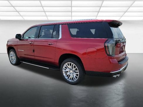 New 2026 Chevrolet Suburban Premier w/ Sun And Tow Package AWD/4WD image 4
