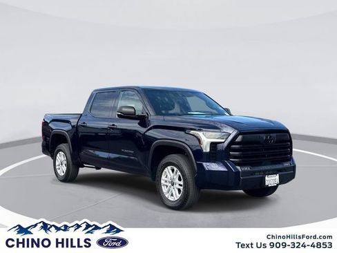 Used 2025 Toyota Tundra SR5 w/ SR5 Convenience Package AWD/4WD image 1