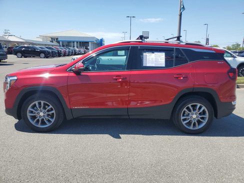 Certified 2024 GMC Terrain SLT w/ Tech Package image 2