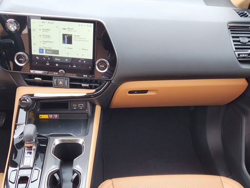 Certified 2025 Lexus NX 250 FWD w/ Premium Package image 34