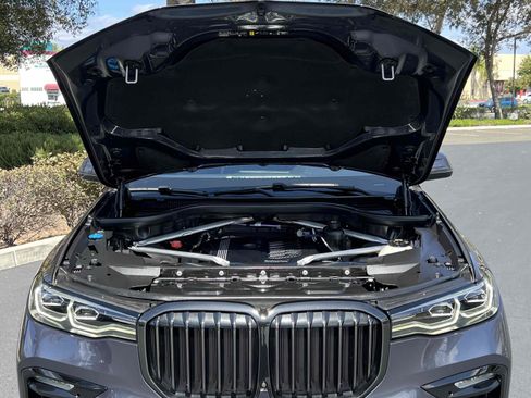 Used 2022 BMW X7 xDrive40i w/ M Sport Package AWD/4WD image 23