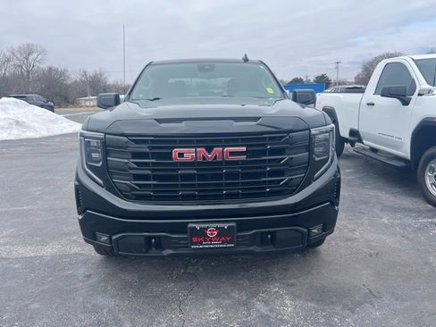Used 2023 GMC Sierra 1500 Elevation image 3