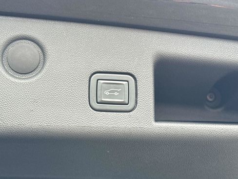 Used 2022 Chevrolet Equinox LT FWD image 12