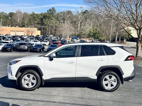 Used 2021 Toyota RAV4 XLE image 8