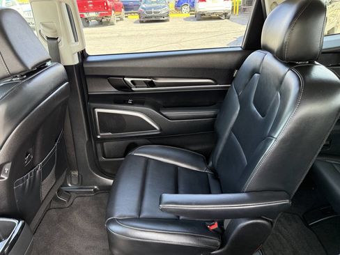Used 2025 Kia Telluride S AWD/4WD image 15