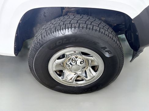 Used 2017 Toyota Tacoma SR image 27