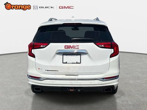 Used 2020 GMC Terrain Denali w/ Denali Premium Package FWD image 4