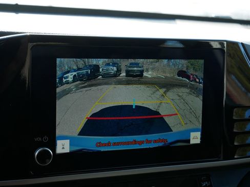 Used 2025 Toyota Camry LE image 27