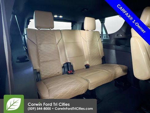 Used 2022 Cadillac Escalade ESV Premium Luxury AWD/4WD image 16