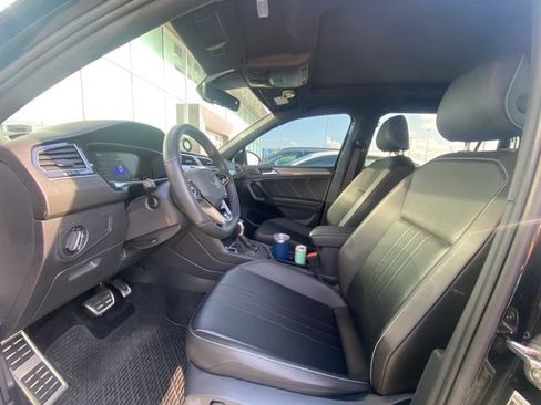 Used 2024 Volkswagen Tiguan SE R-Line FWD image 11