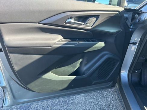 New 2026 Chevrolet Equinox EV LT image 11